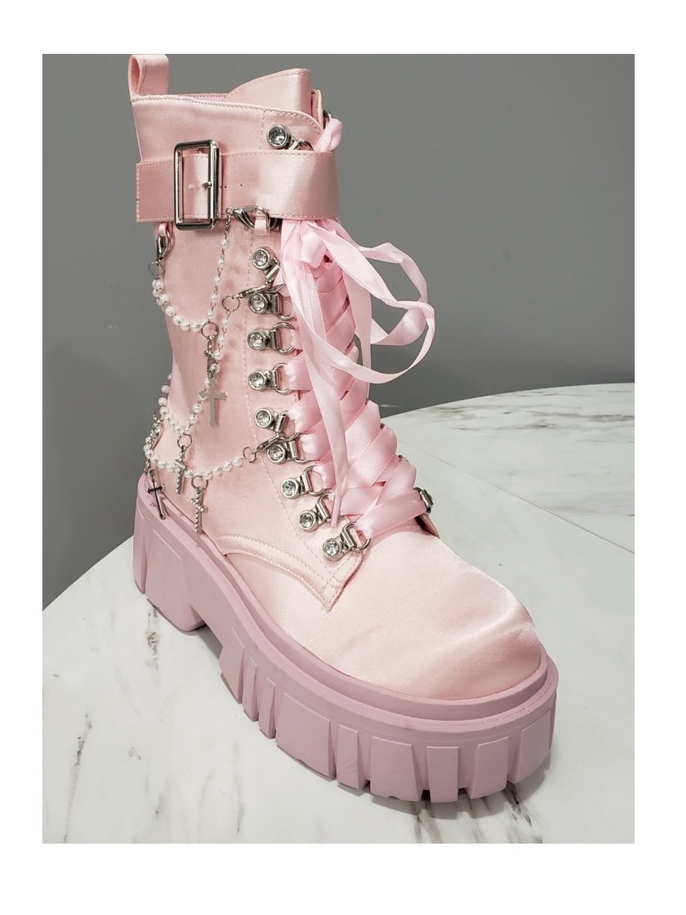 NEVER WORN DOLLS KILL SUGAR THRILLZ HOLY REVELATION PINK COMBAT BOOTS GOTHIC